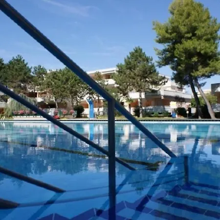 Modern - Pool - Tennis Courts Apartment Bibione